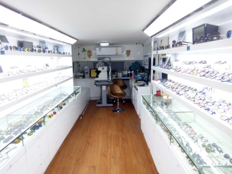 视力矫正相关服务与设备指南 移动验光车、手术费用及眼镜销售