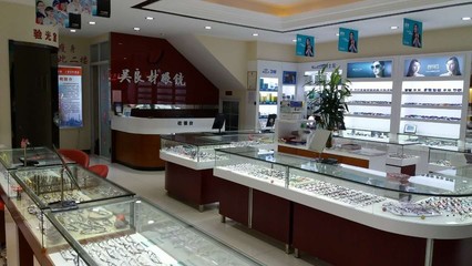 德克士×吴良材眼镜 跨界合作引爆眼健康与美食新潮流